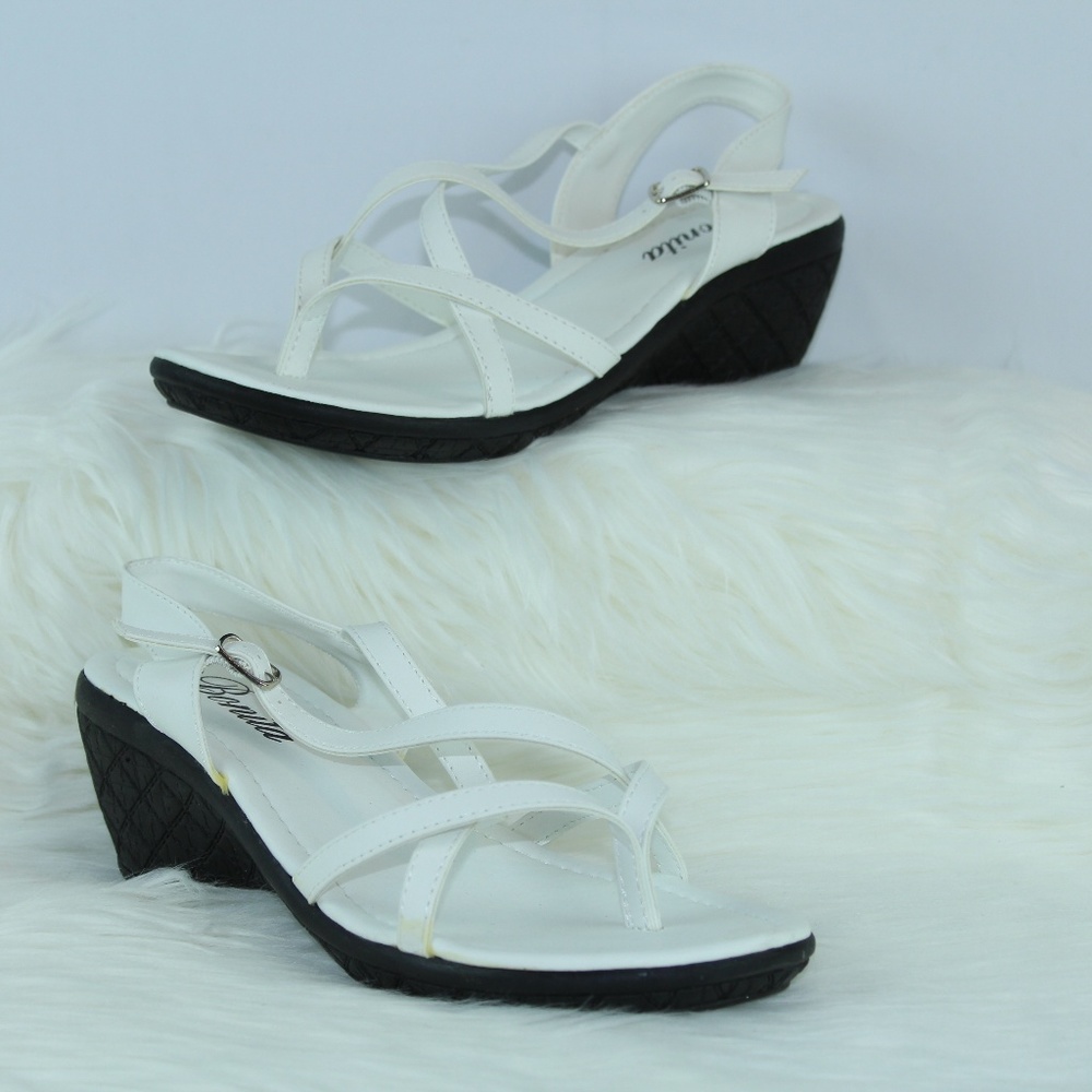 3/$25 White Strappy Wedge Sandals Size 9